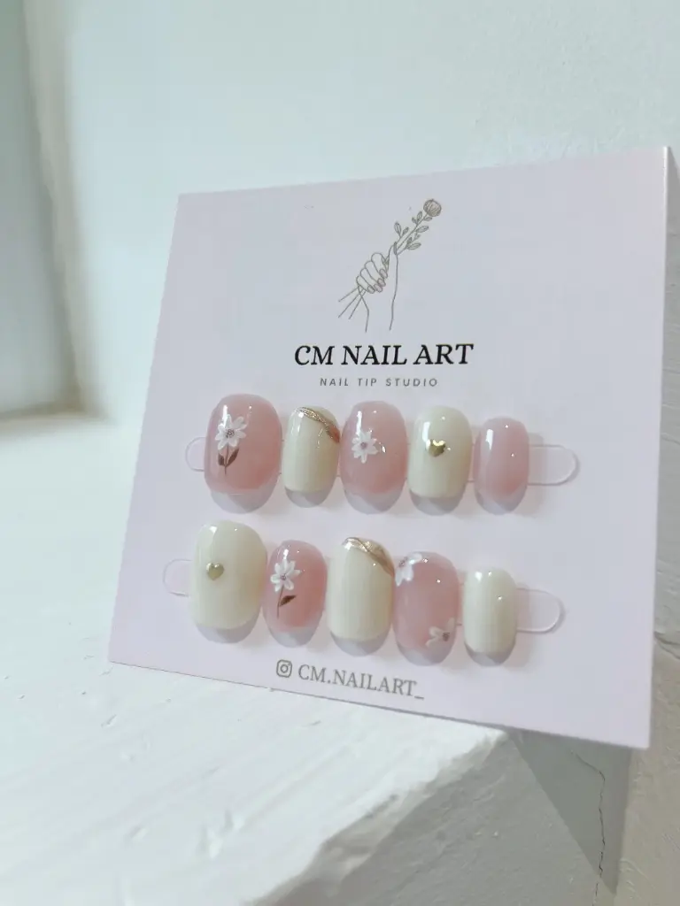 穿戴甲-春日小白花